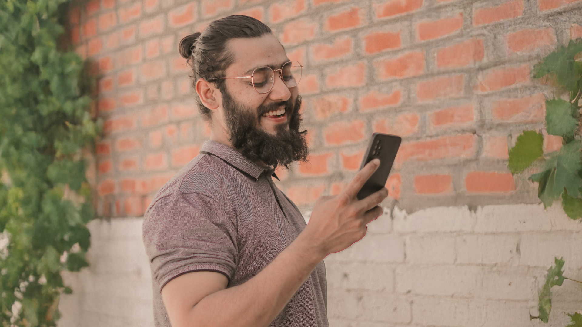 Pre– and Post-Stay Emails Pre– and Post-Stay Emails